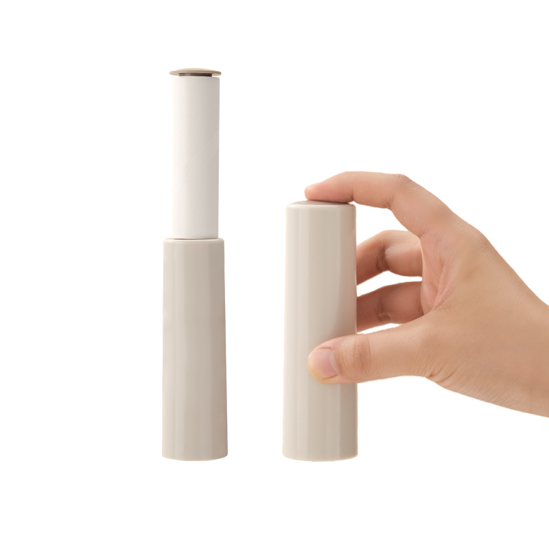 The source factory's handheld roller hair remover, removable sticky dust paper roller brush, is a household hair removal and hair sticking artifact