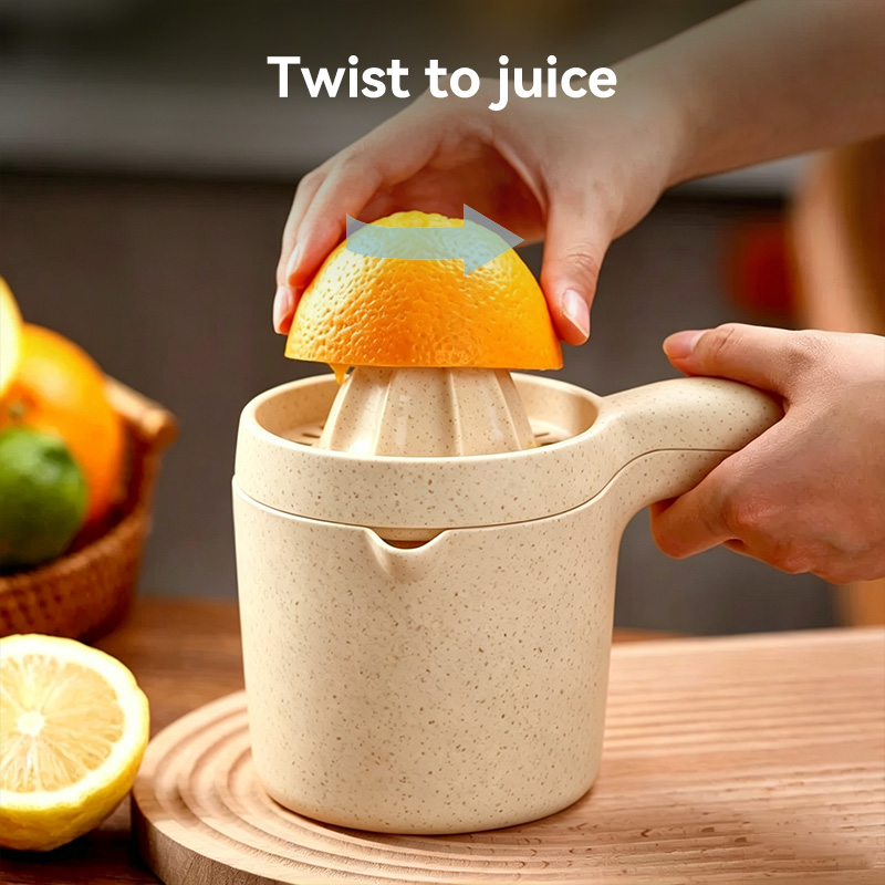 Manual juicer